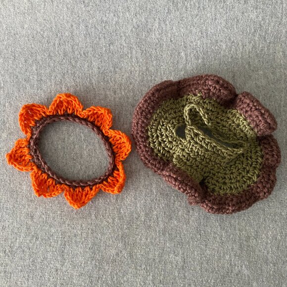 Handmade Crochet Autumn Sunflower Green Orange Outfit for 17cm Doll 2-Piece Set - Picture 7 of 7